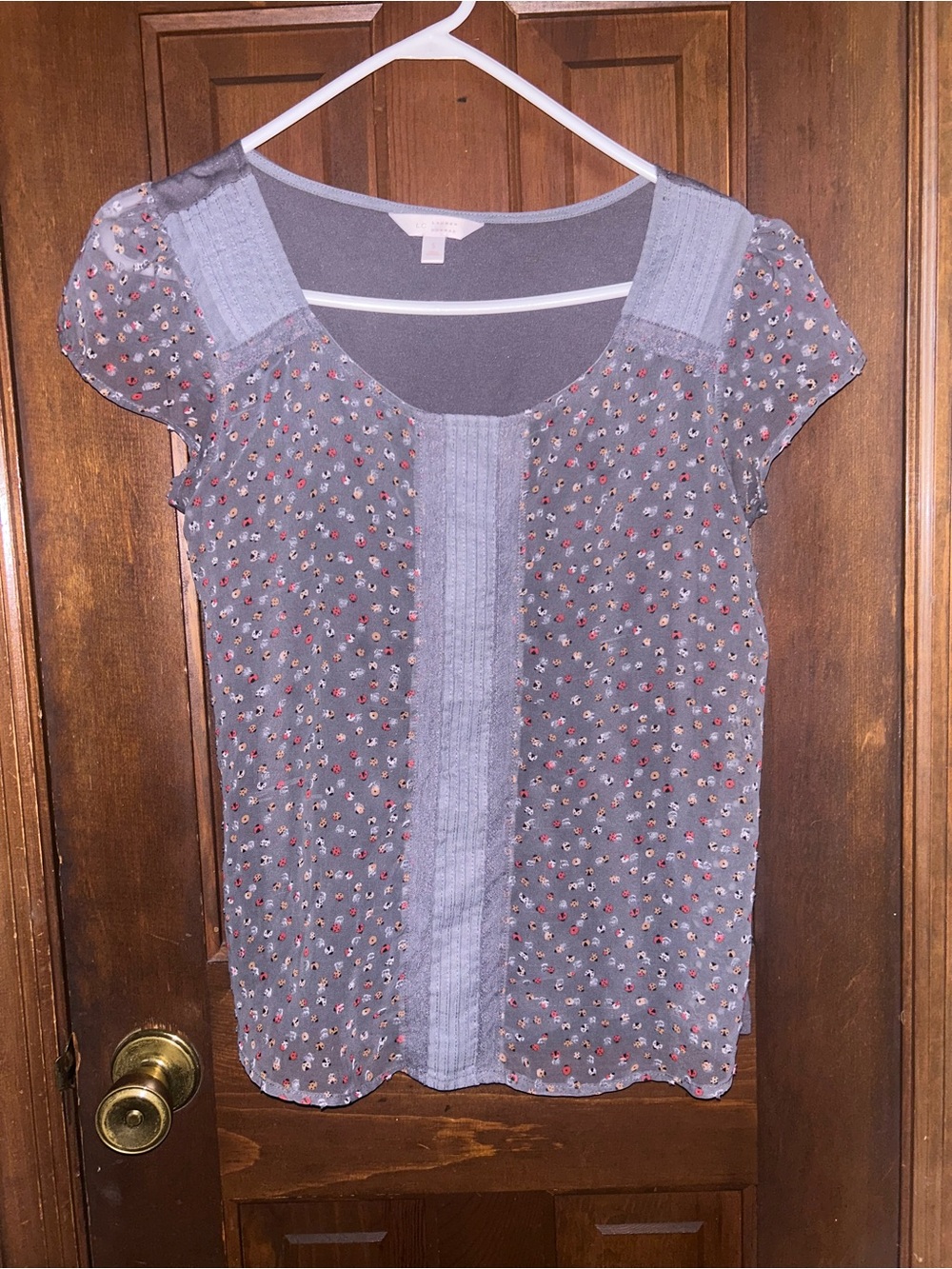LC Lauren Conrad Gray Floral Short-Sleeve Scoop Neck Top